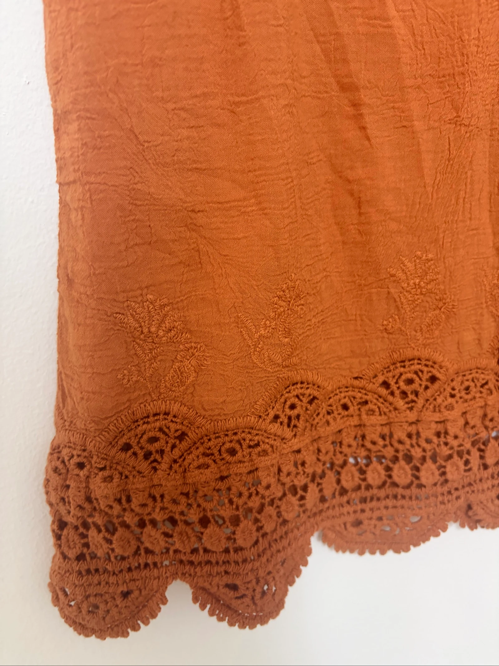 Crop top de algodón color tierra bordado  – photo 5